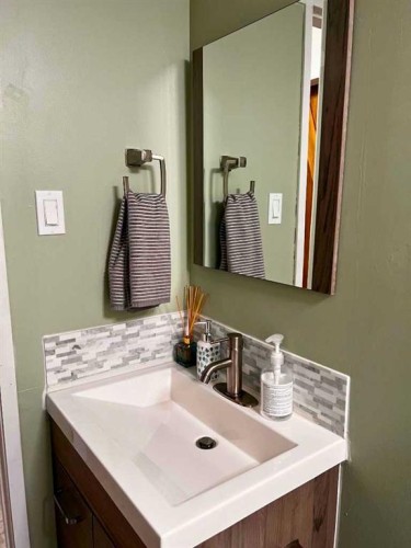 5404 46 Street, Valleyview, AB - Indoor Photo Showing Bathroom
