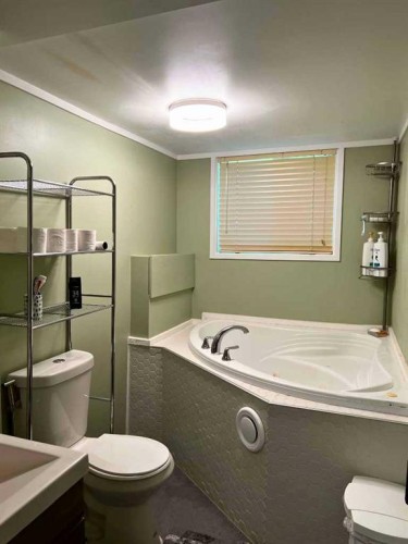 5404 46 Street, Valleyview, AB - Indoor Photo Showing Bathroom