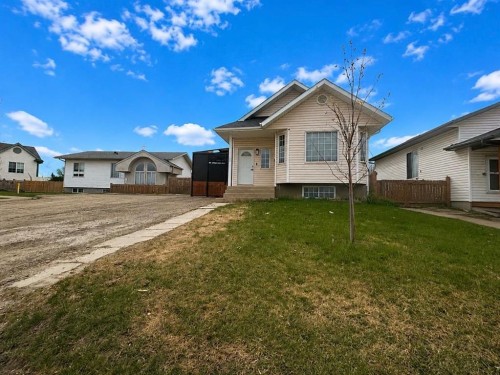 8128 95 Street  Grande Prairie, AB T8V 7G3
