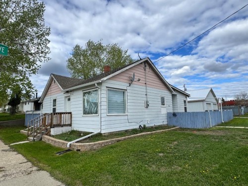 10616 104 Avenue  Fairview, AB T0H 1L0