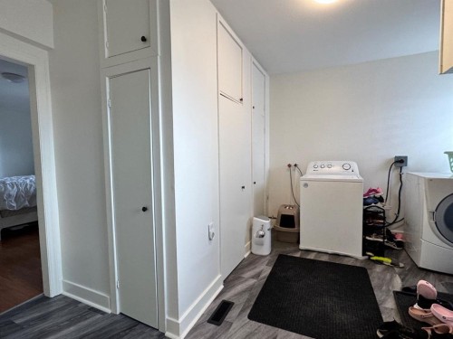 10616 104 Avenue, Fairview, AB - Indoor Photo Showing Laundry Room
