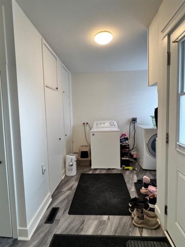 10616 104 Avenue, Fairview, AB - Indoor Photo Showing Laundry Room