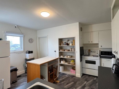 10616 104 Avenue, Fairview, AB - Indoor Photo Showing Kitchen