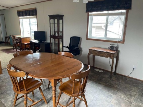 10305 101 Street, Fairview, AB - Indoor Photo Showing Dining Room
