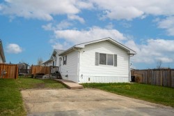 9602 112 Avenue Clairmont, AB T8X 5C9