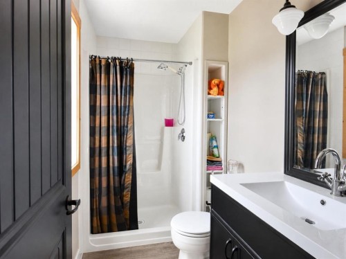 14-71332 Range Road 262, Ridgevalley, AB - Indoor Photo Showing Bathroom