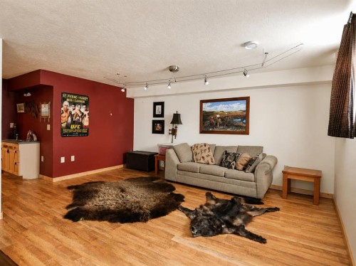 14-71332 Range Road 262, Ridgevalley, AB - Indoor Photo Showing Living Room