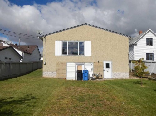 10829 106 Avenue, Fairview, AB - Outdoor