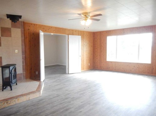 10829 106 Avenue, Fairview, AB - Indoor Photo Showing Other Room