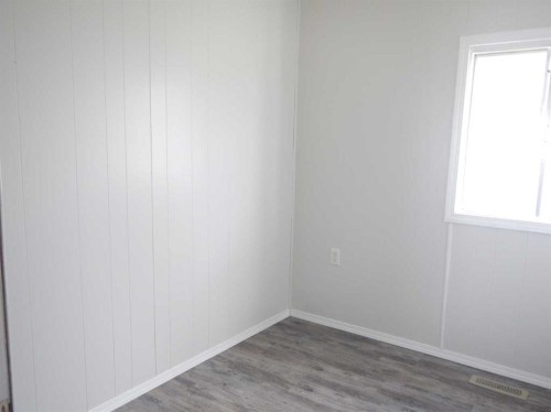 10829 106 Avenue, Fairview, AB - Indoor Photo Showing Other Room