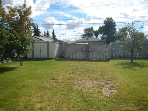10829 106 Avenue, Fairview, AB - Outdoor