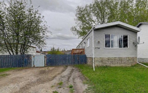 9766 119A Avenue  Grande Prairie, AB T8V 5H7