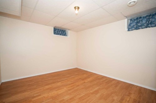 4904 52 St, Grimshaw, AB - Indoor Photo Showing Other Room