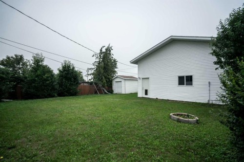 4904 52 St, Grimshaw, AB - Outdoor