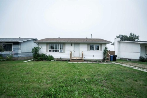 4904 52 St, Grimshaw, AB - Outdoor