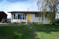5210 54A Ave Berwyn, AB T0H 0E0