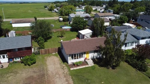5210 54A Ave, Berwyn, AB 