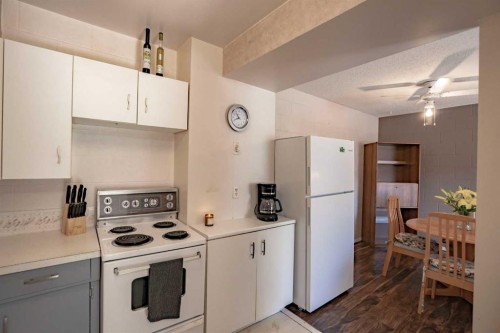 5-8808 96 Street, Peace River, AB - Indoor Photo Showing Kitchen