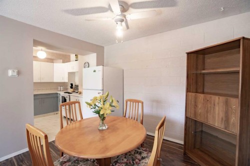 5-8808 96 Street, Peace River, AB - Indoor Photo Showing Dining Room