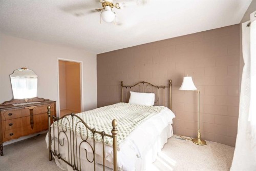 5-8808 96 Street, Peace River, AB - Indoor Photo Showing Bedroom
