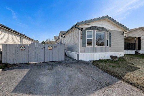 8609 89 Street  Grande Prairie, AB T8X 1V7