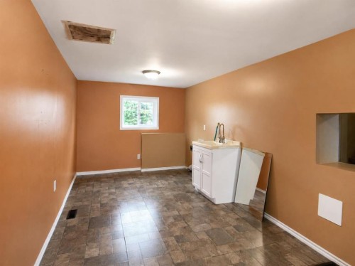 26070 Twp Rd 714, Ridgevalley, AB - Indoor Photo Showing Other Room