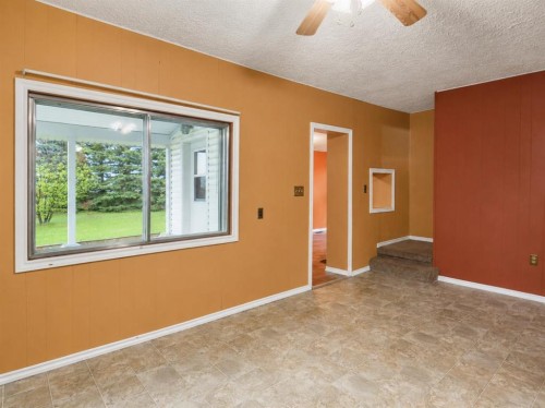 26070 Twp Rd 714, Ridgevalley, AB - Indoor Photo Showing Other Room