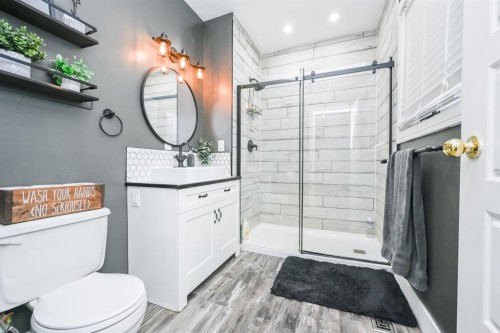 31050 43 Highway, Bezanson, AB - Indoor Photo Showing Bathroom