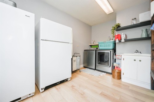 31050 43 Highway, Bezanson, AB - Indoor Photo Showing Laundry Room