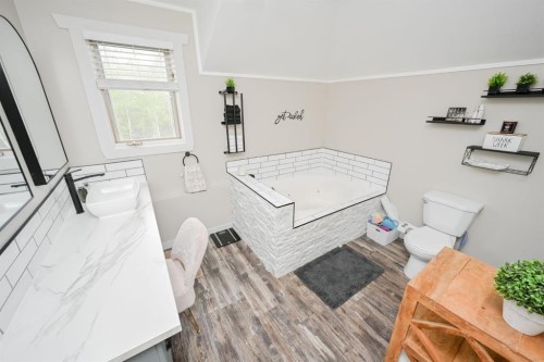 31050 43 Highway, Bezanson, AB - Indoor
