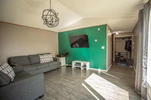 11 Deer Ridge Drive, High Level, AB - Indoor Photo Showing Living Room