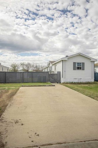 11 Deer Ridge Drive, High Level, AB - Outdoor
