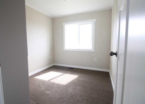 32 Deerglen, High Level, AB - Indoor Photo Showing Other Room