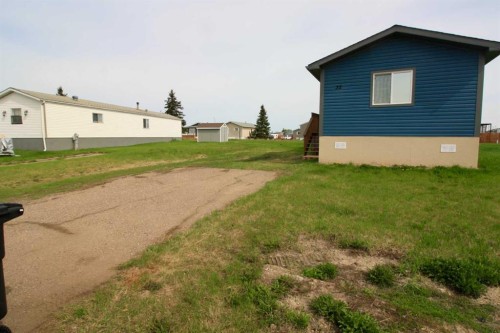 32 Deerglen, High Level, AB - Outdoor