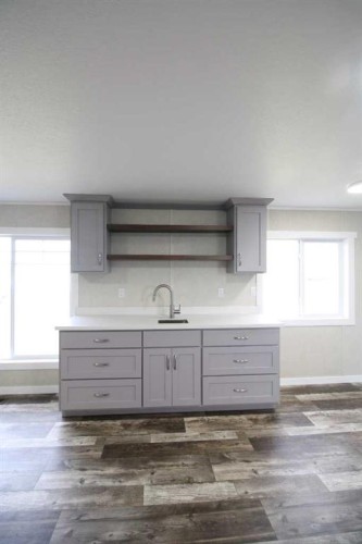 32 Deerglen, High Level, AB - Indoor Photo Showing Kitchen