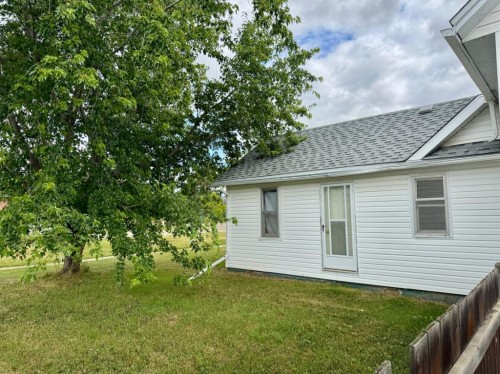 11205 103 Avenue, Fairview, AB - Outdoor With Exterior