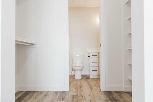 9522 114 Avenue, Clairmont, AB - Indoor Photo Showing Bathroom