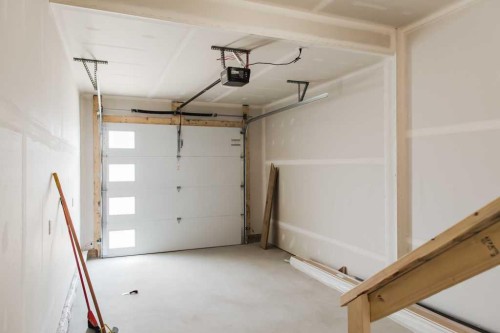 9522 114 Avenue, Clairmont, AB - Indoor Photo Showing Garage