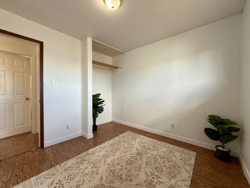 4643 52 Street, Rycroft, AB - Indoor Photo Showing Other Room