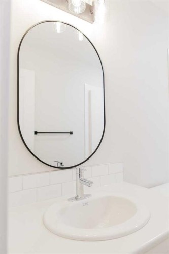 9520 114 Avenue, Clairmont, AB - Indoor Photo Showing Bathroom