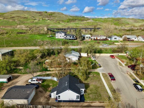 10122 106 Avenue, Peace River, AB 