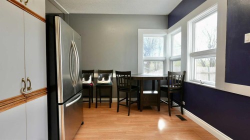 10122 106 Avenue, Peace River, AB 
