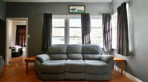10122 106 Avenue, Peace River, AB 