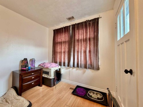 10122 106 Avenue, Peace River, AB 