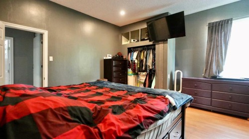 10122 106 Avenue, Peace River, AB 