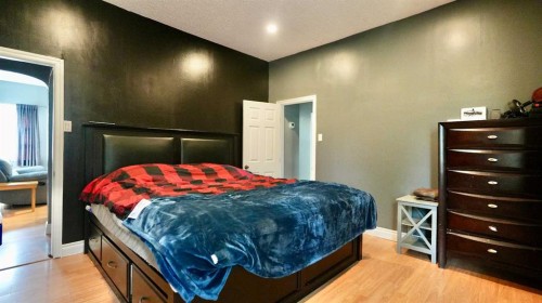10122 106 Avenue, Peace River, AB 