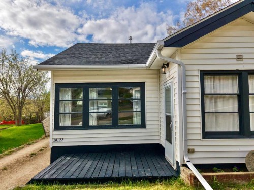 10122 106 Avenue, Peace River, AB 