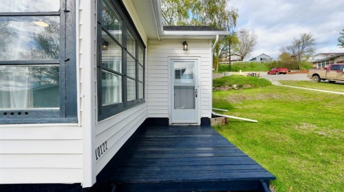 10122 106 Avenue, Peace River, AB 
