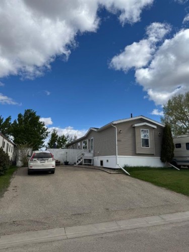 9730 120 Avenue  Grande Prairie, AB T8V 5H3