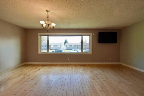 9618 80 Avenue, Peace River, AB - Indoor Photo Showing Other Room